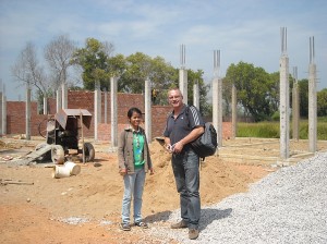 Kambodscha – Erweiterung der Grundschule zur Sekundarschule in Battambang Kambodscha macht Fortschritte