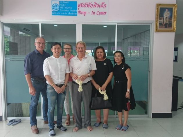 Hans Günter Müller gründet Education Fonds Thailand